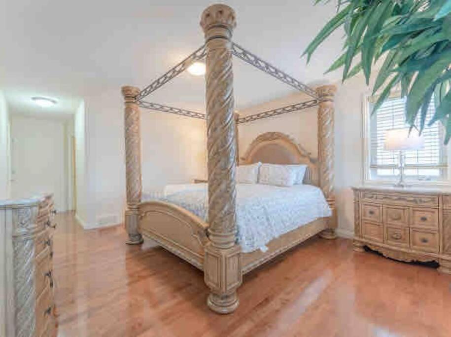 Villa 2500 Sq House In Springbank Hill Bl 261818 à Calgary Extérieur photo