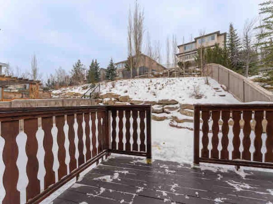 Villa 2500 Sq House In Springbank Hill Bl 261818 à Calgary Extérieur photo