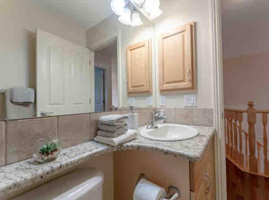 Villa 2500 Sq House In Springbank Hill Bl 261818 à Calgary Extérieur photo
