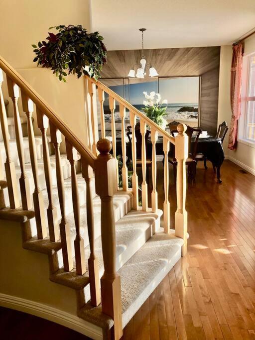 Villa 2500 Sq House In Springbank Hill Bl 261818 à Calgary Extérieur photo