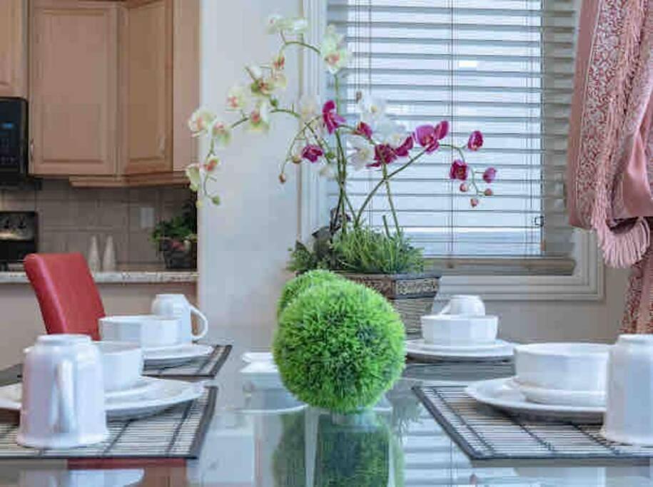 Villa 2500 Sq House In Springbank Hill Bl 261818 à Calgary Extérieur photo